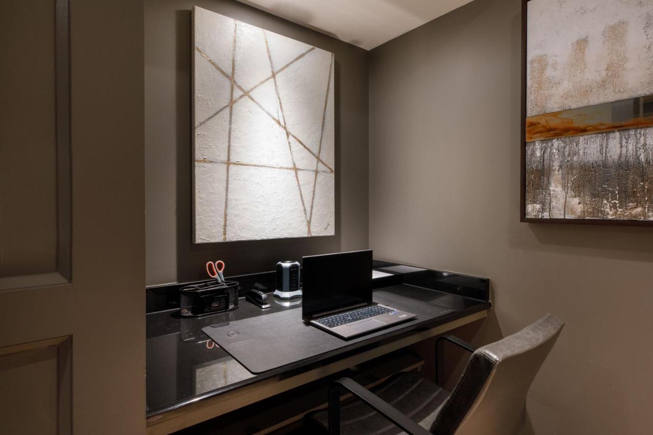 Hotel Ambassador City, Autograph Collection Oklahoma City
