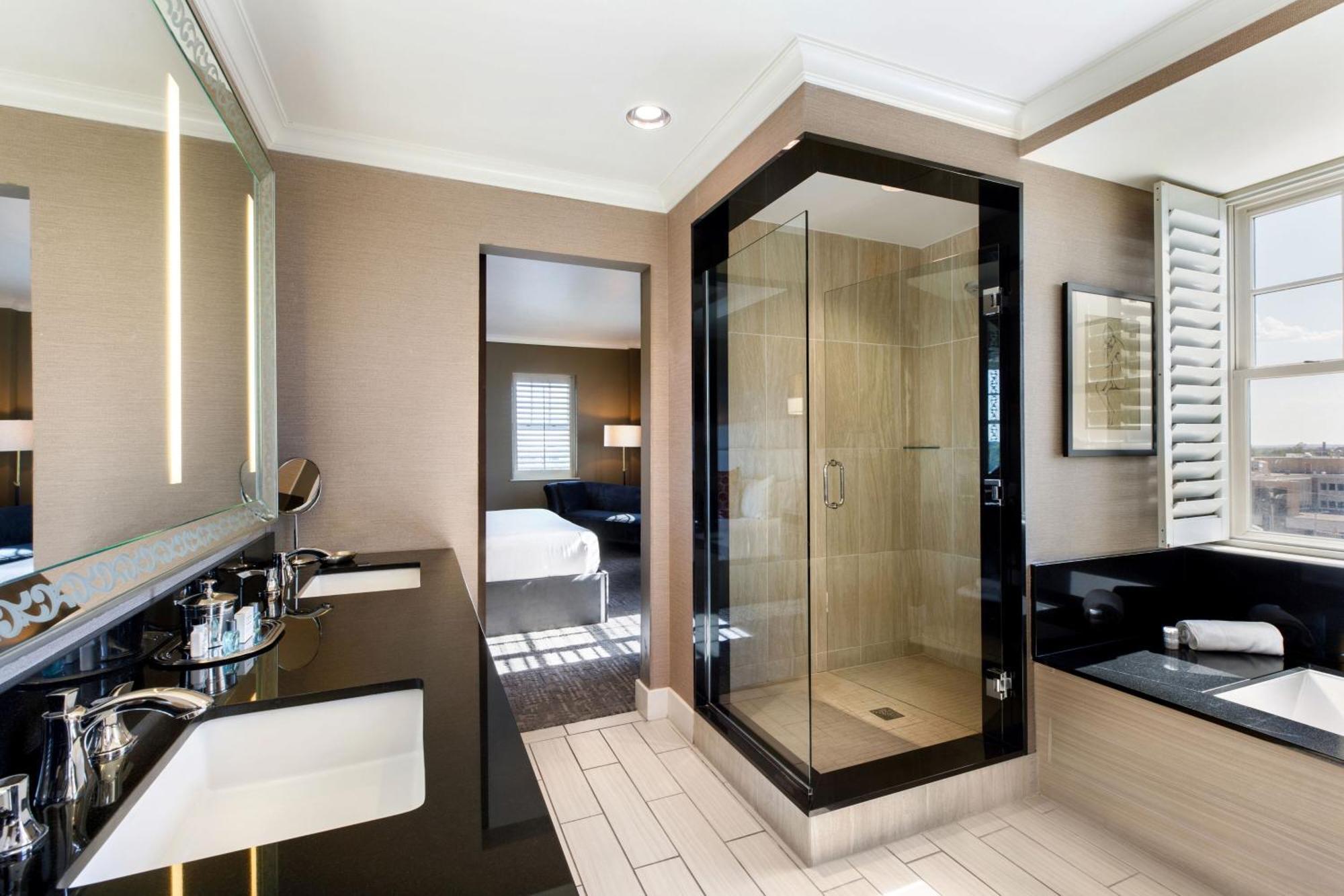 Ambassador City, Autograph Collection 4* Oklahoma City