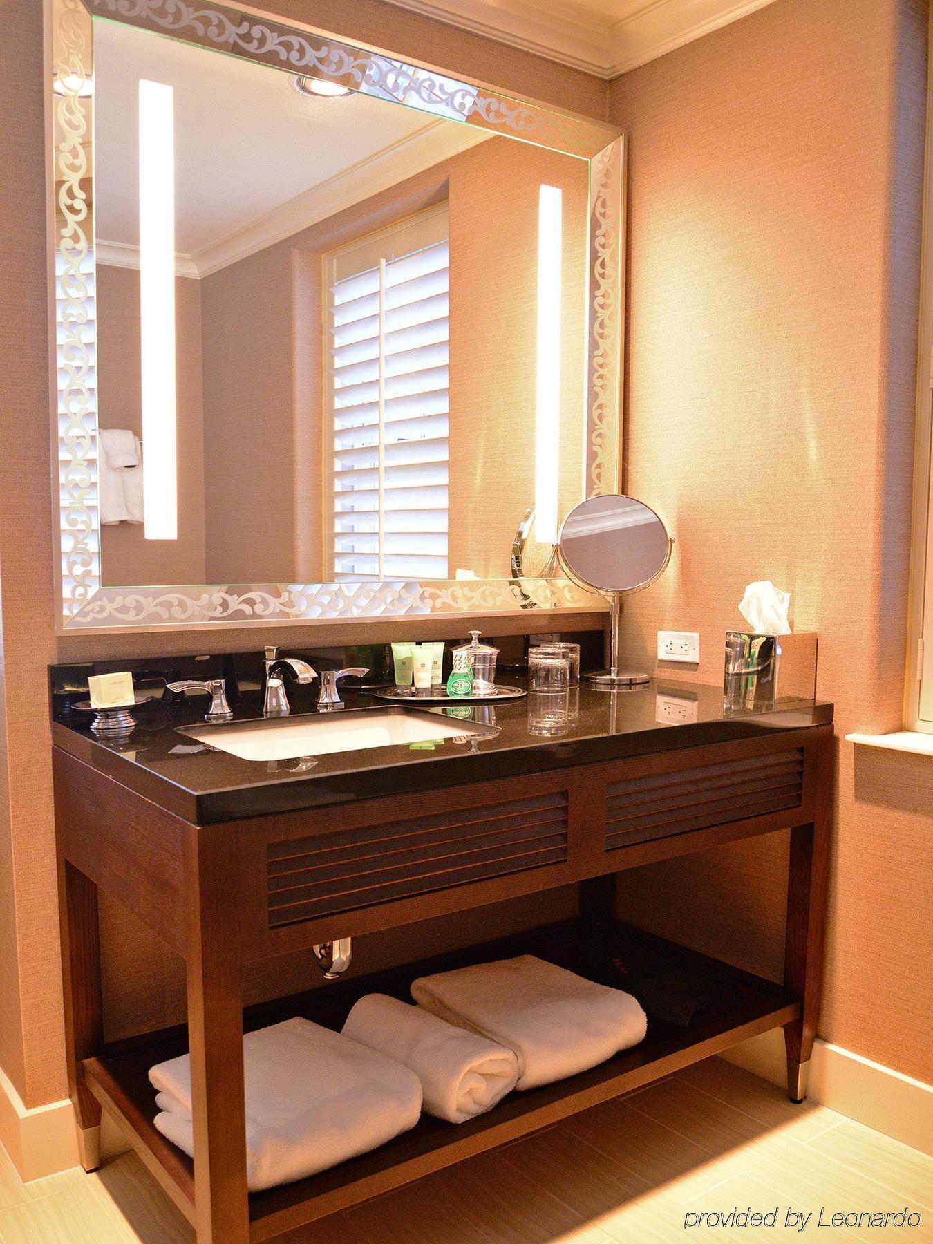 Ambassador City, Autograph Collection 4* Oklahoma City