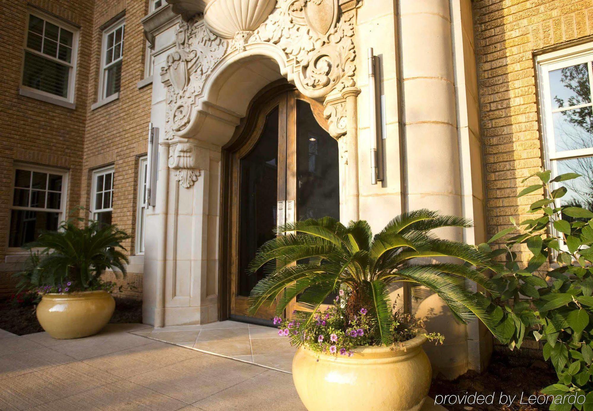 Hotel Ambassador City, Autograph Collection