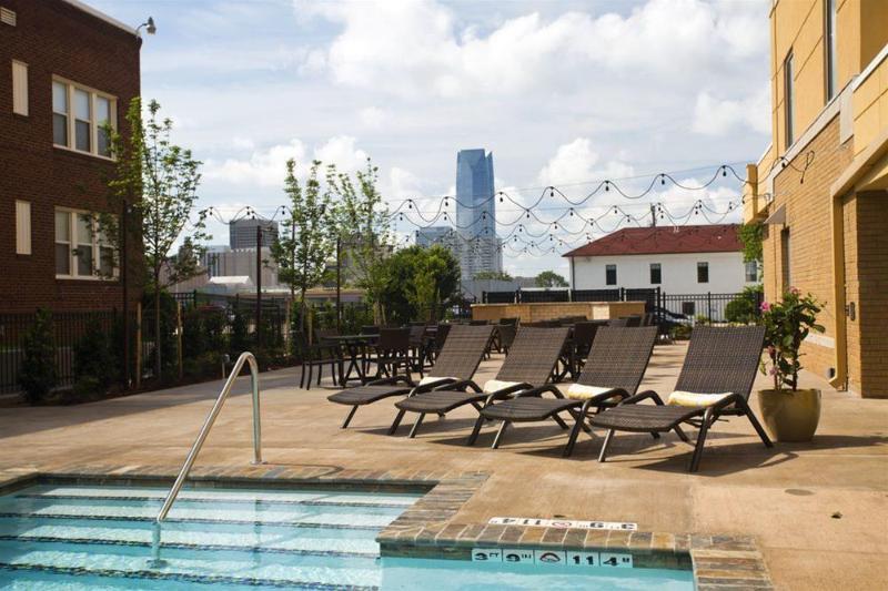 Hotel Ambassador City, Autograph Collection 4*